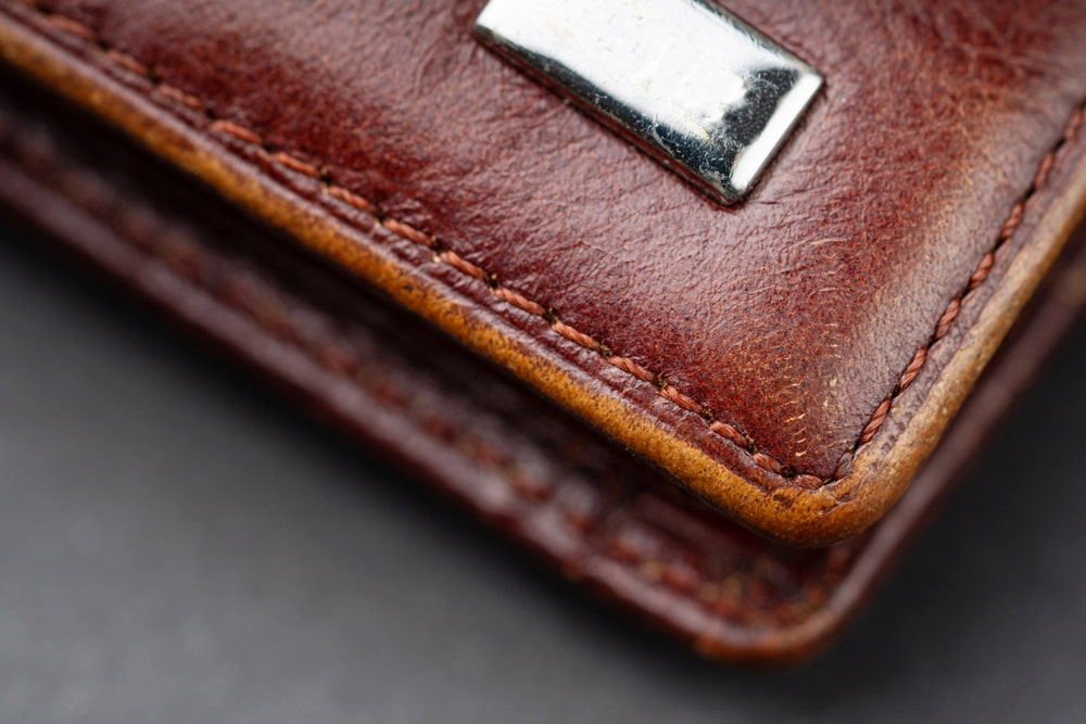 ボロボロのブランド財布を買取に出す際のポイント